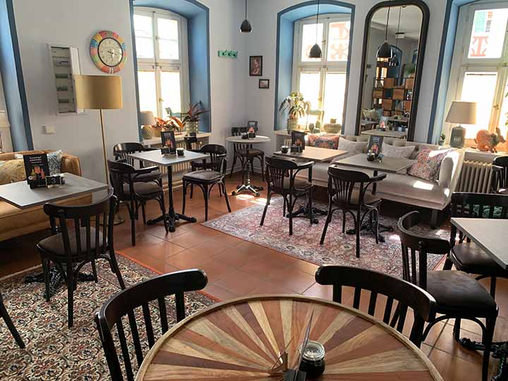 Gastraum des Café Kunibert im Deutschen Schustermuseum